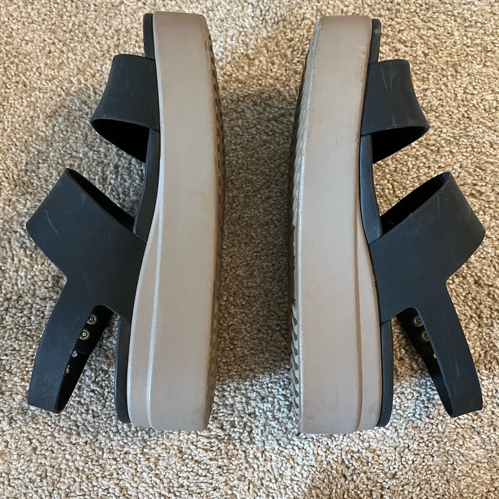 Crocs Brooklyn sandals